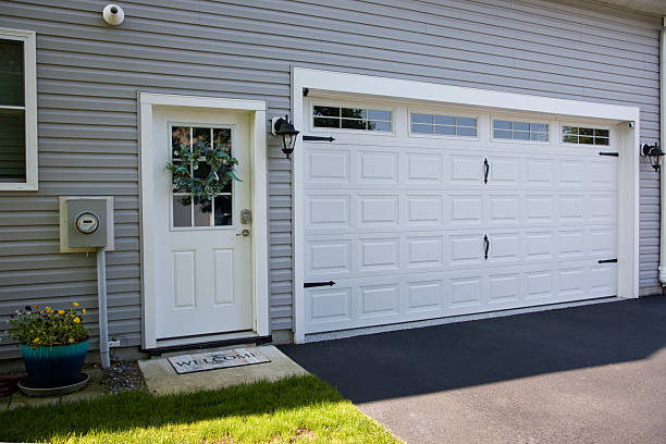 24/7 Emergency Garage Door Panel Replacement experts in Brockport, NY